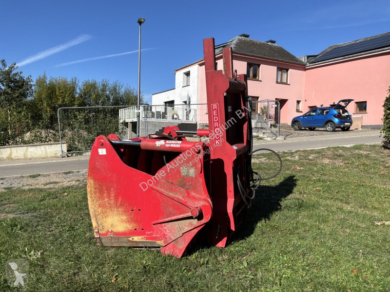 Distribution de fourrage Redrock Alligator 130...