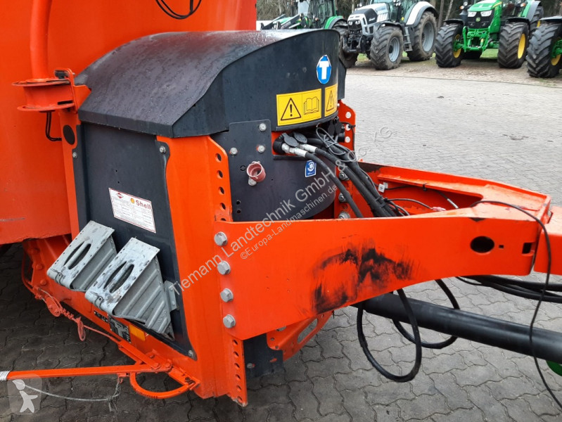Distribution de fourrage Kuhn  PROFILE 1670 SELECT