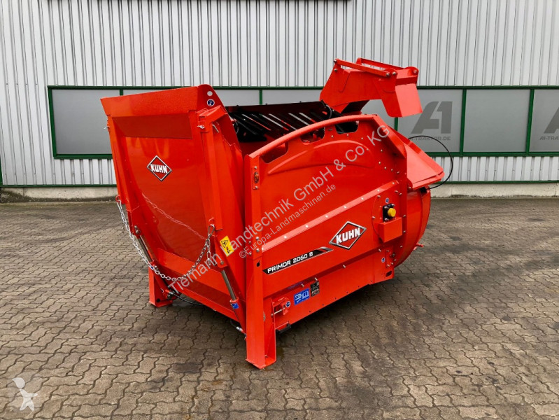 Distribution de fourrage Kuhn  PRIMOR 2060 S
