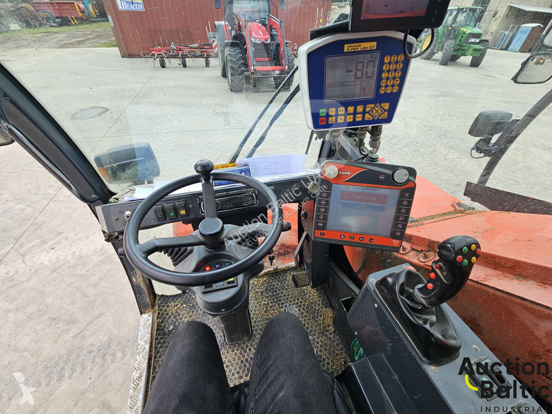 Distribución de forraje Kuhn SPW 14 Compact