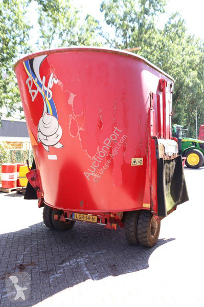 Distribuição forragens Peecon VMF 130
