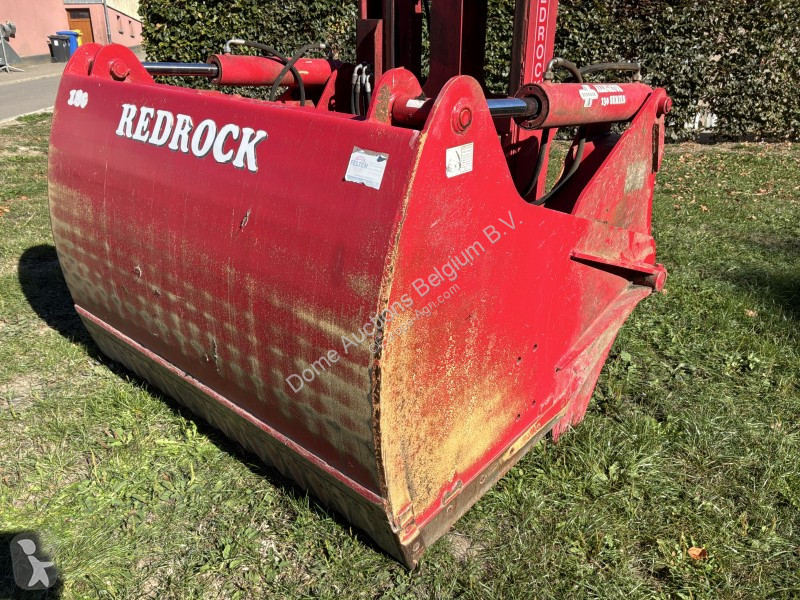Distribution de fourrage Redrock Alligator 130...