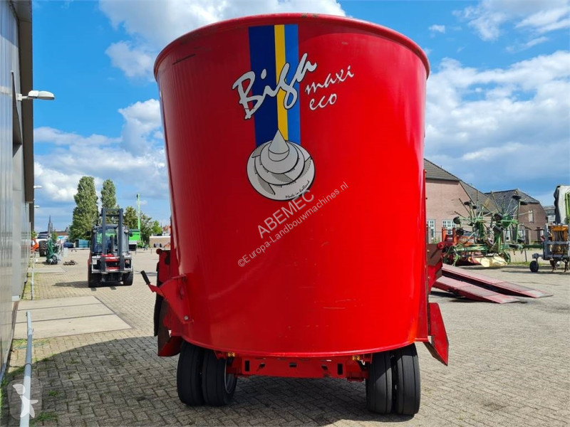 Distribution de fourrage Peecon biga 15-245