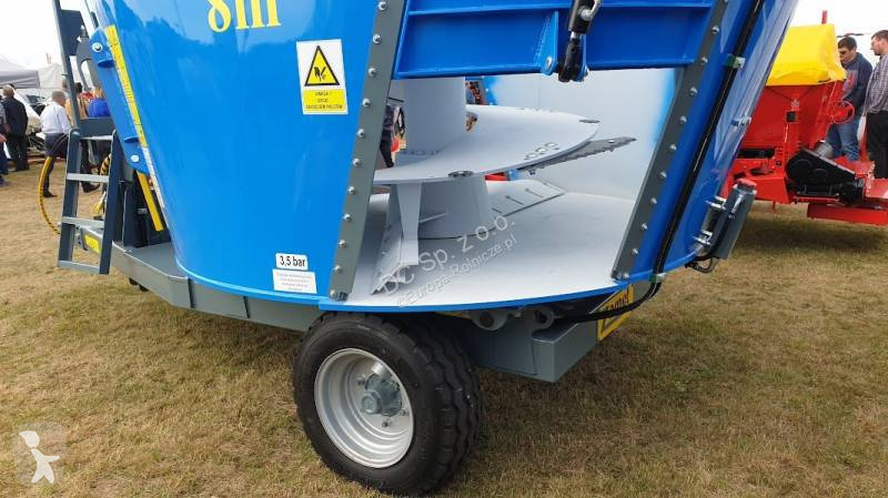 Distribution de fourrage Zago Futtermischwagen...