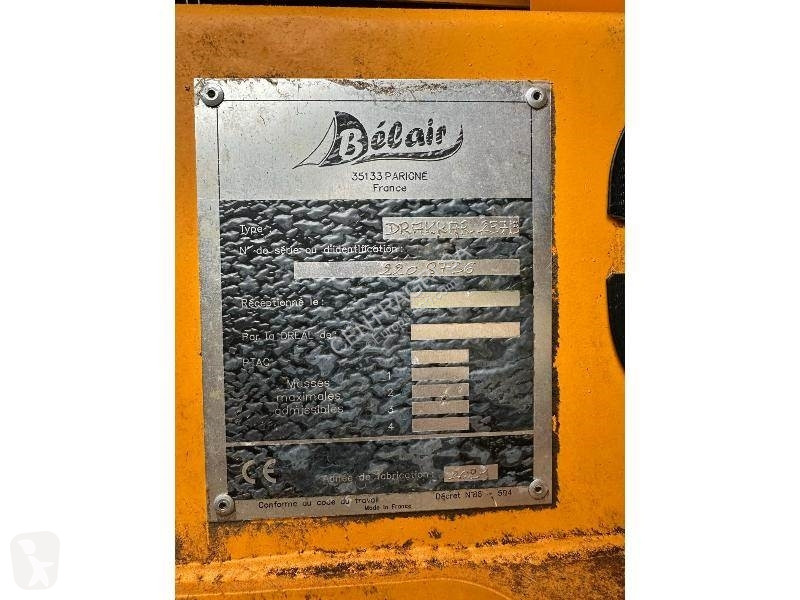 Distribution de fourrage Belair DRAKKAR 237-3