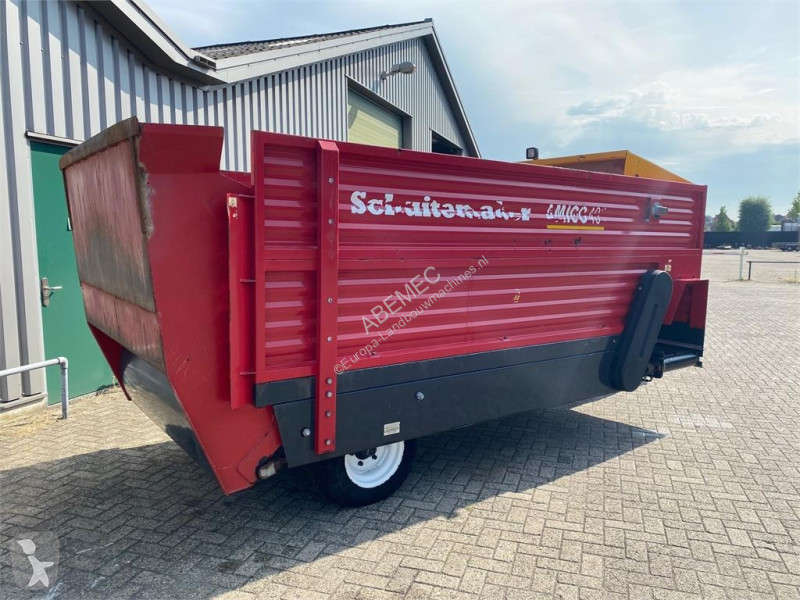 Distribution de fourrage Schuitemaker Amigo 40S