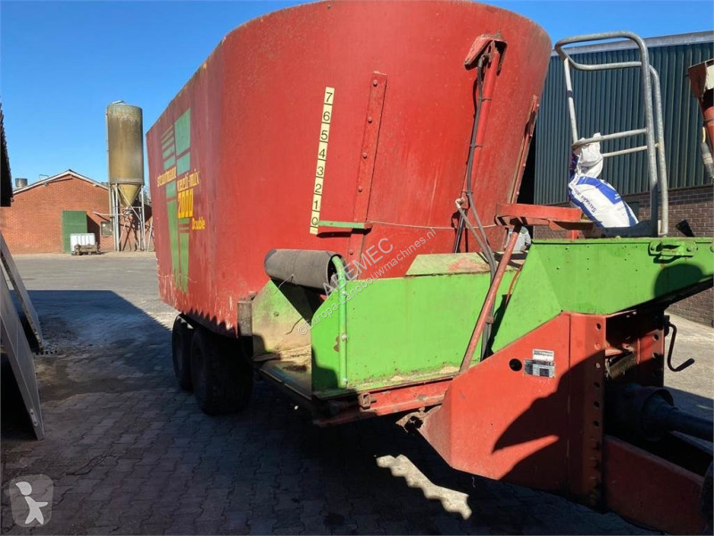 Distribution de fourrage Strautmann Verti-Mix...
