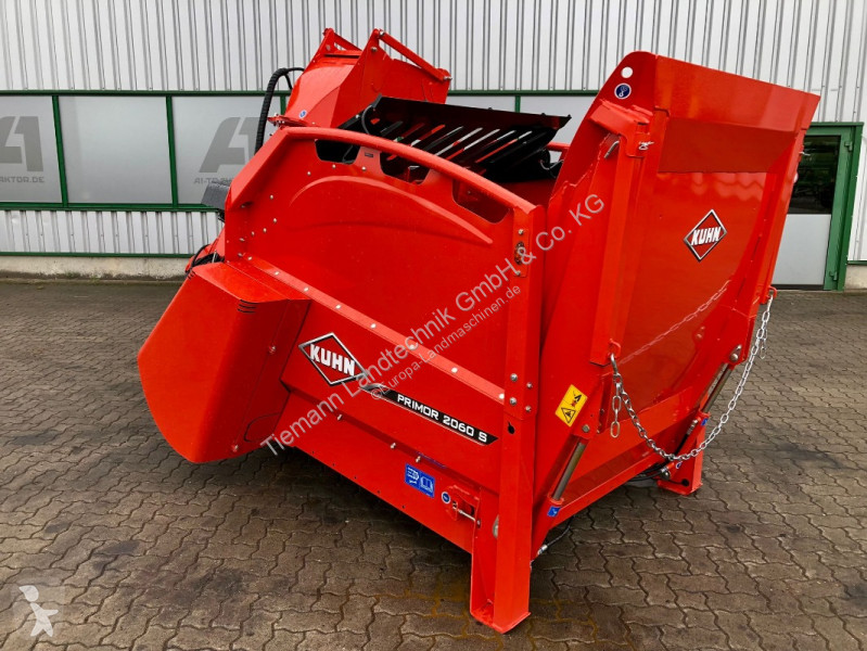 Distribution de fourrage Kuhn  PRIMOR 2060 S