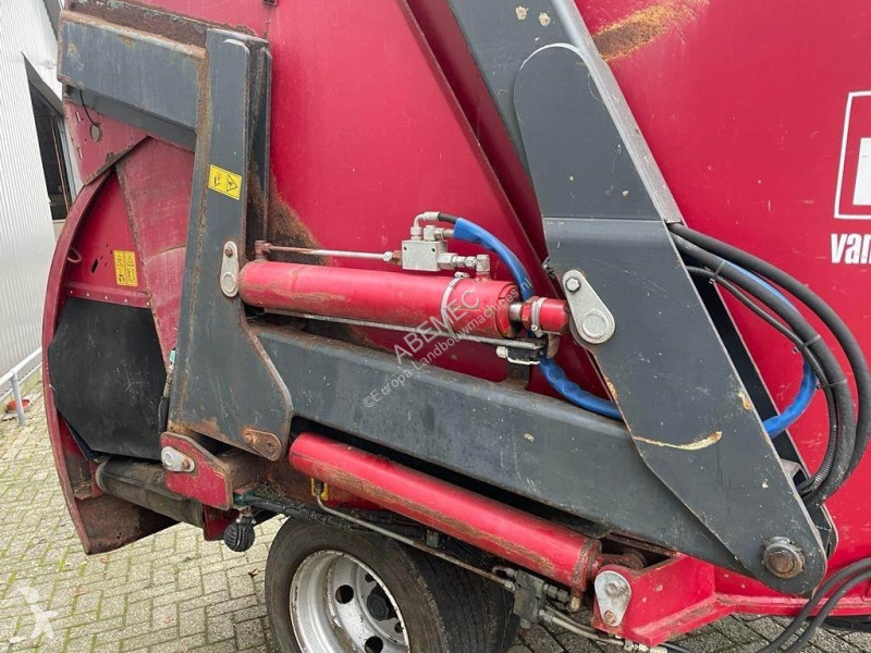 Distribution de fourrage BVL van Lengerich VMIX...