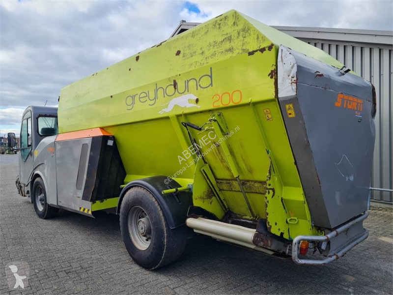 Distribution de fourrage Storti Greyhound 20 m3...