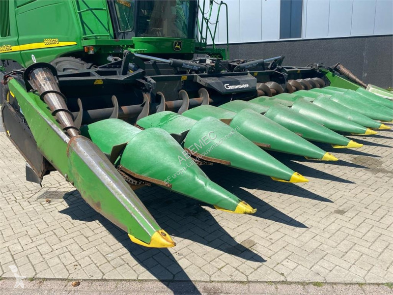 Foderdistribution John Deere 9880 STS combine