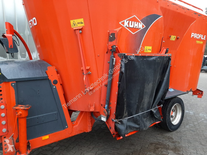 Distribution de fourrage Kuhn  PROFILE 1670 SELECT