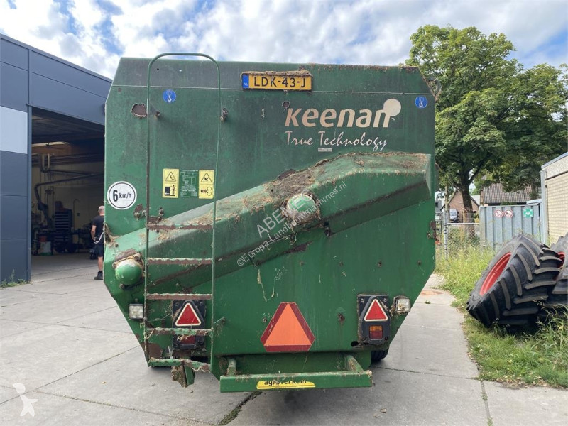 Distribuição forragens Keenan MF 360