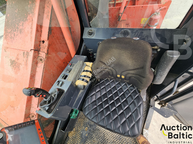 Distribución de forraje Kuhn SPW 14 Compact