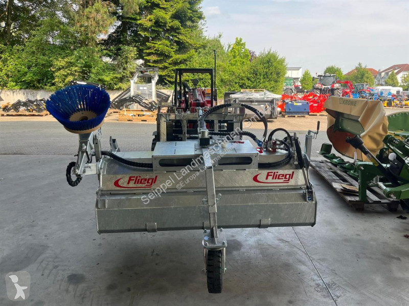 Udstyr Fliegl  KEHRMASCHINE TYP 600 185CM EURO