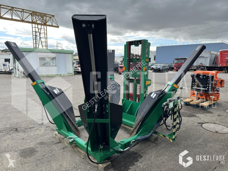 Équipements TRANSPLANTEUR D'ARBRES