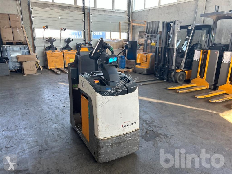 Tracteur de manutention Jungheinrich EZS