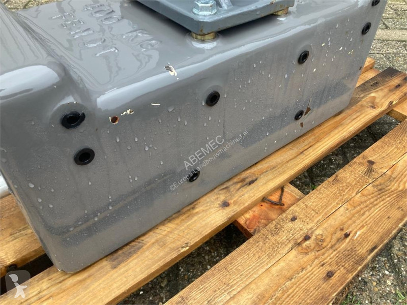 Vybavení  Frontgewicht 400 KG