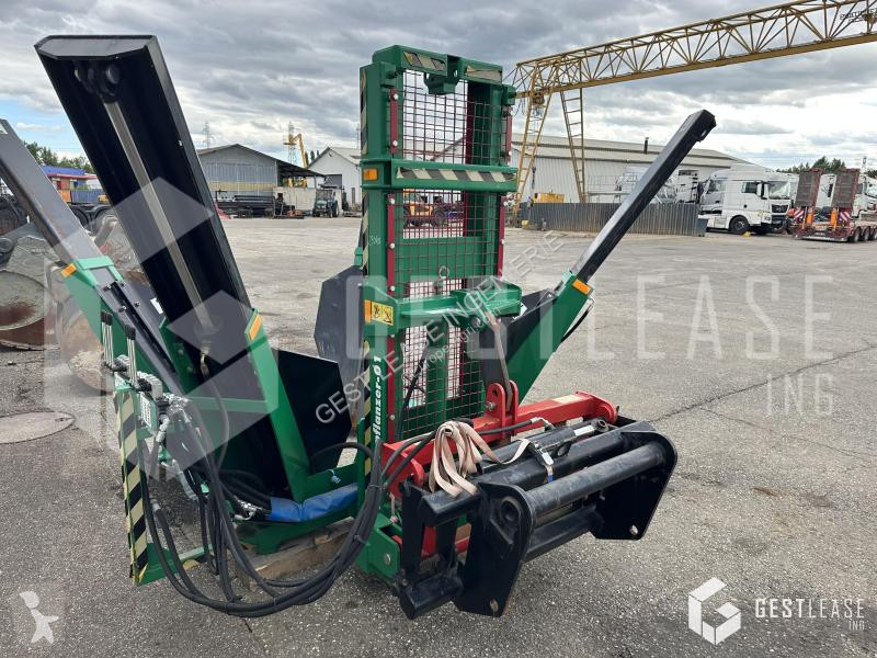 Équipements   TRANSPLANTEUR D'ARBRES