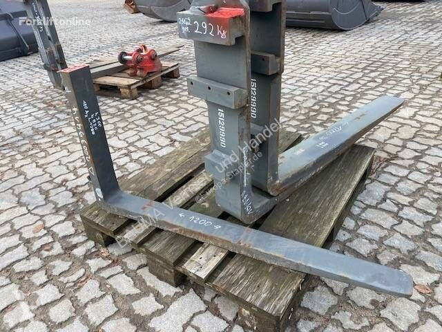 تجهيزات المناولة Volvo 1x Volvo Gabelzinke...