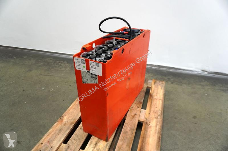 تجهيزات المناولة 24 Volt 3 PzS 375 Ah