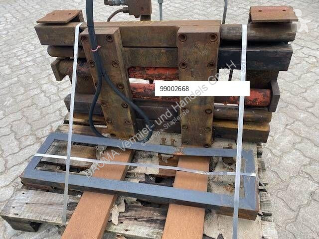 Manipulačné príslušenstvo  (2668)...