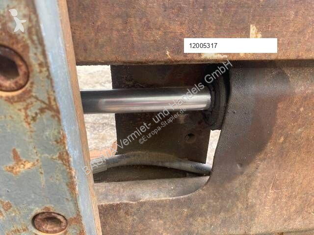 تجهيزات المناولة Volvo (5317) hydr. verst....