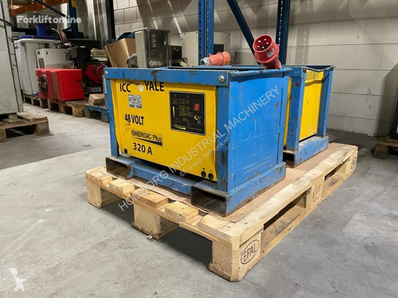 Magazijnmachines  48 Volt Acculader Heftruck...