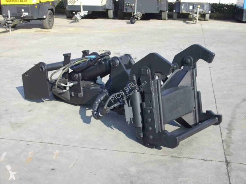 تجهيزات المناولة Manitou Pinza posacentine PSC4000