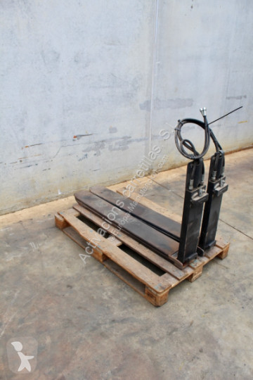 Equipamiento de manutención horquillas Acerbi