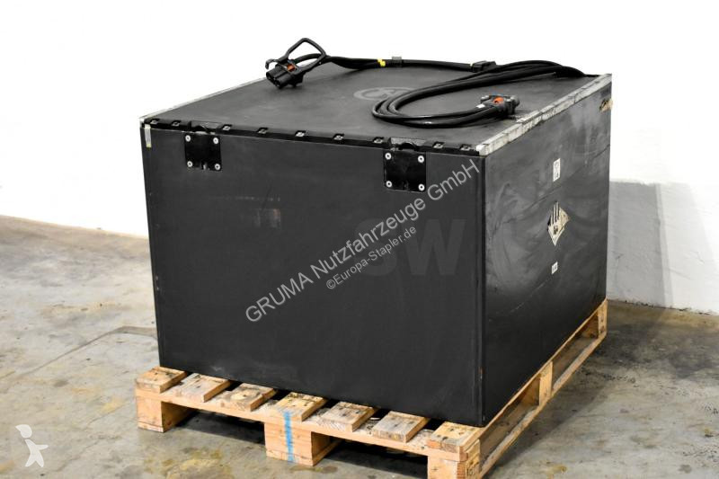 تجهيزات المناولة Linde  90 Volt  737 Ah