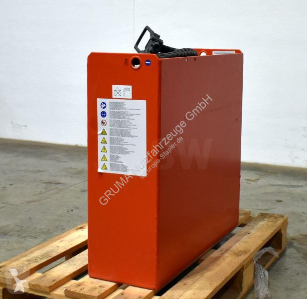 تجهيزات المناولة   24 Volt 4 PzS 620 Ah