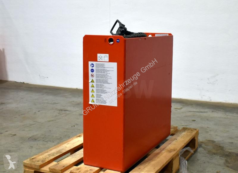 تجهيزات المناولة   24 Volt 4 PzS 620 Ah