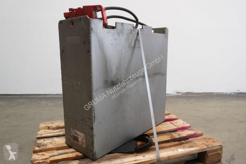 تجهيزات المناولة Hawker  24 Volt 4 PzS 620 Ah