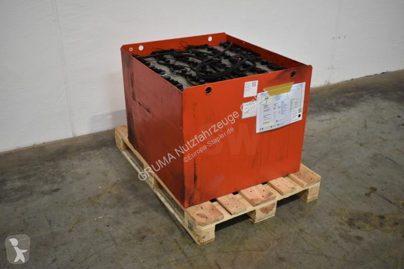 تجهيزات المناولة   48 Volt 6 PzS 690 Ah