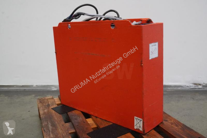تجهيزات المناولة   24 Volt 3 PzS 375 Ah