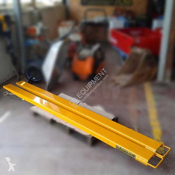 تجهيزات المناولة   1 PAIRE NEUVE