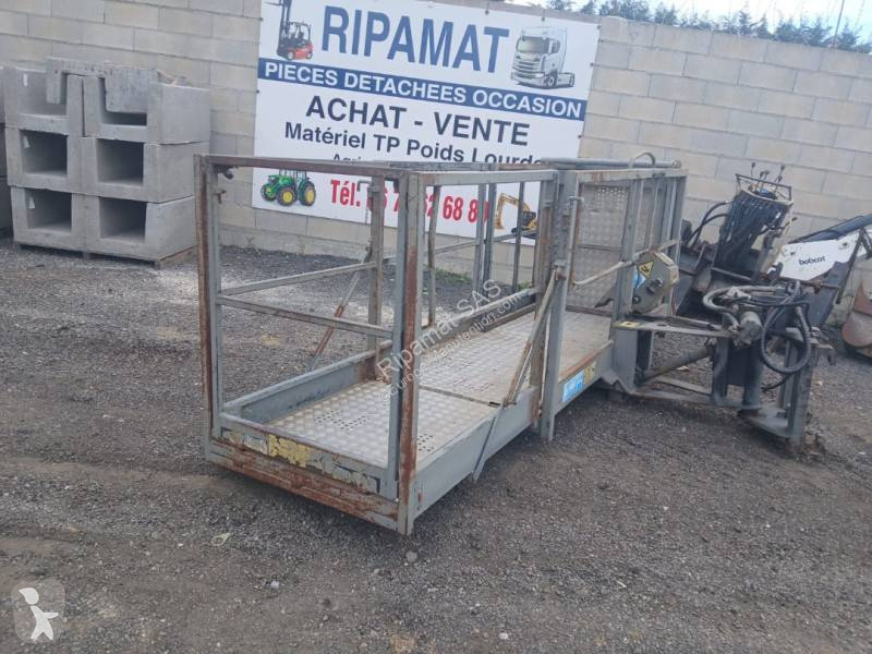 تجهيزات المناولة Merlo Panier nacelle