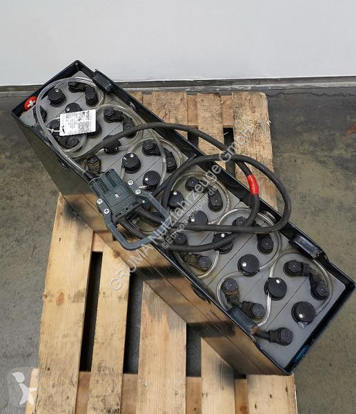 Manipulačné príslušenstvo   24 Volt 3 PzS 375 Ah