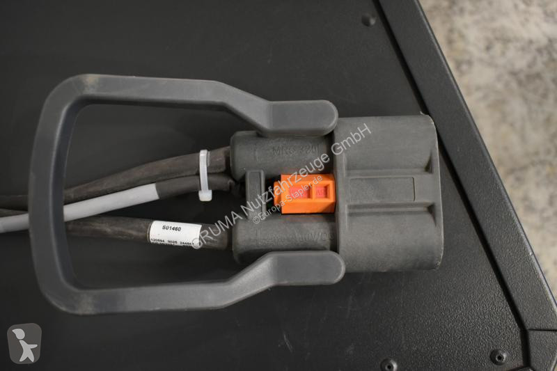 تجهيزات المناولة Linde  ION 400 G 48/120 B40-FP D