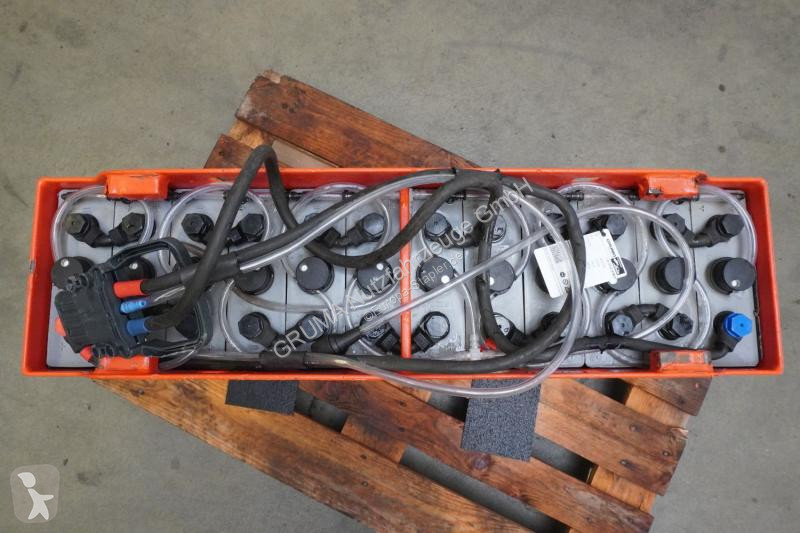 تجهيزات المناولة   24 Volt 3 PzS 375 Ah