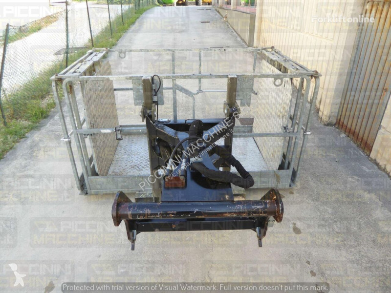 تجهيزات المناولة Manitou 2,25-4 M L
