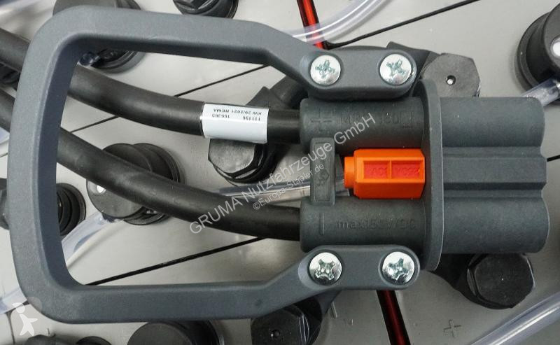 تجهيزات المناولة   80 Volt 4 PzS 500 Ah