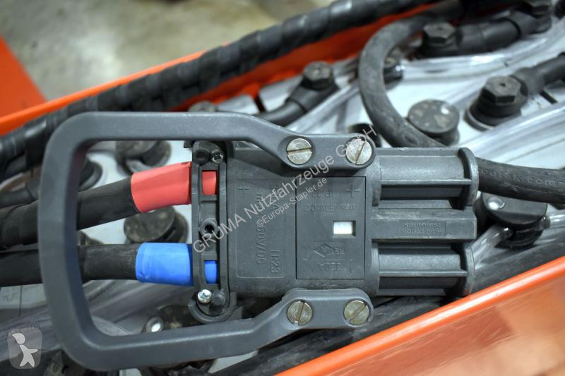 تجهيزات المناولة   24 Volt 4 PzS 620 Ah