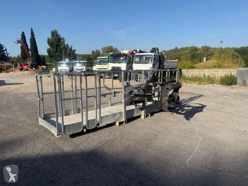 تجهيزات المناولة Manitou 2,25/4M