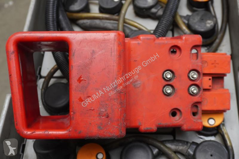 تجهيزات المناولة Hawker  24 Volt 4 PzS 620 Ah