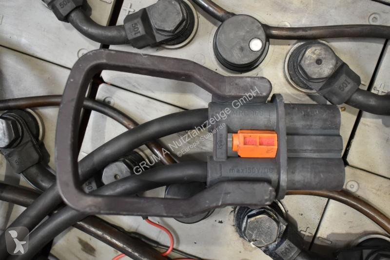 تجهيزات المناولة   48 Volt 6 PzS 690 Ah