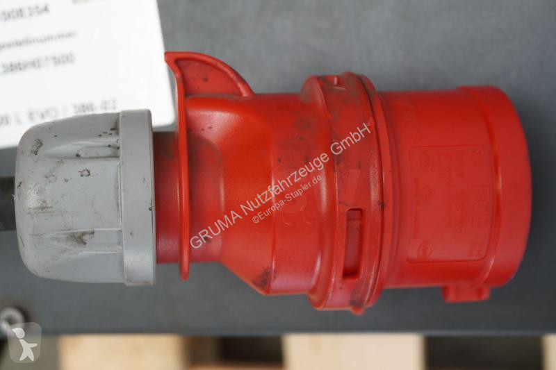 تجهيزات المناولة   Selectiva 4.0 4140 8kW 48V/140A