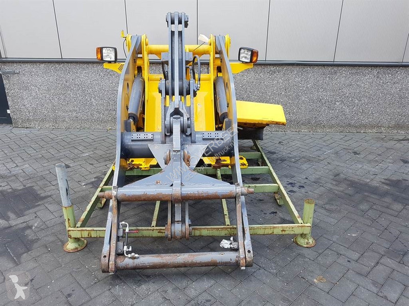 Подемно-транспортно оборудване Volvo L45TP...