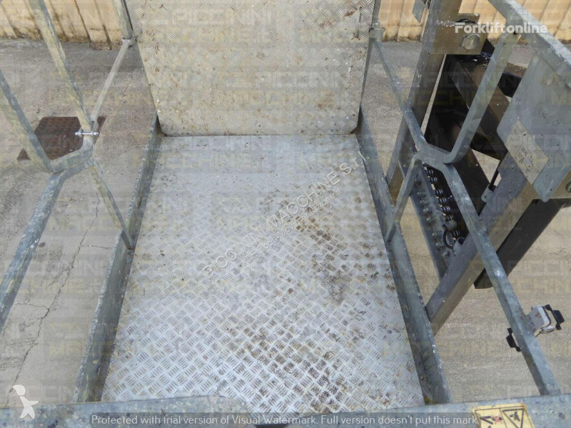 تجهيزات المناولة Manitou 2,25-4 M L